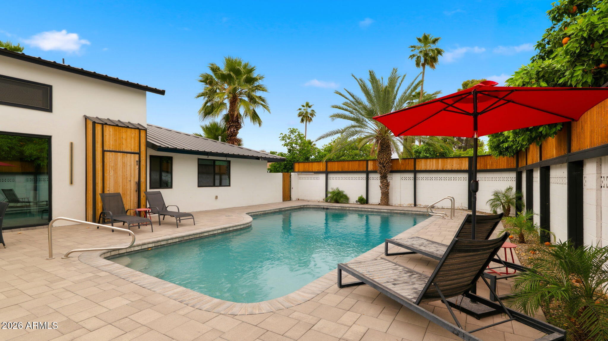 6715 E MONTECITO Avenue