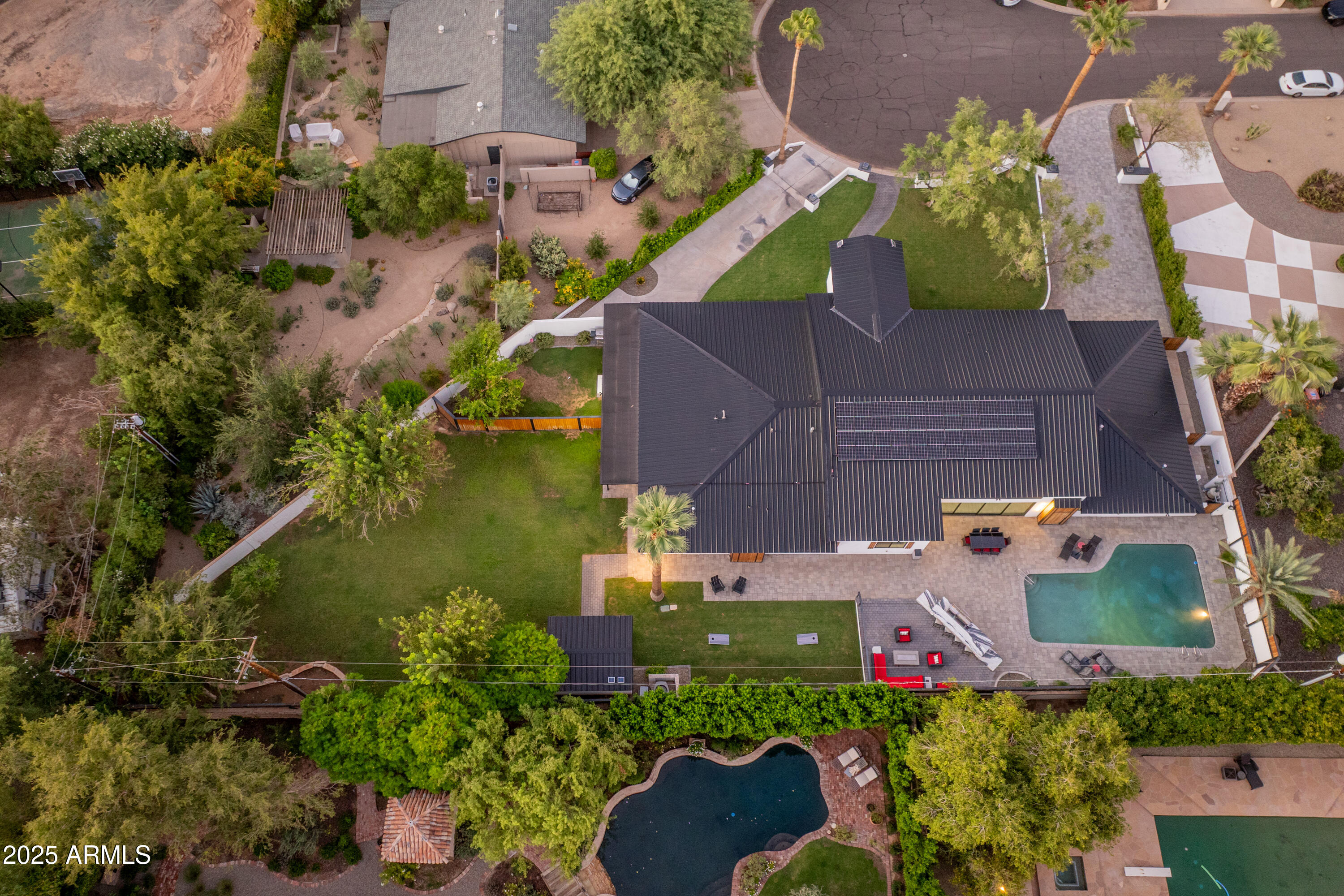 6715 E MONTECITO Avenue