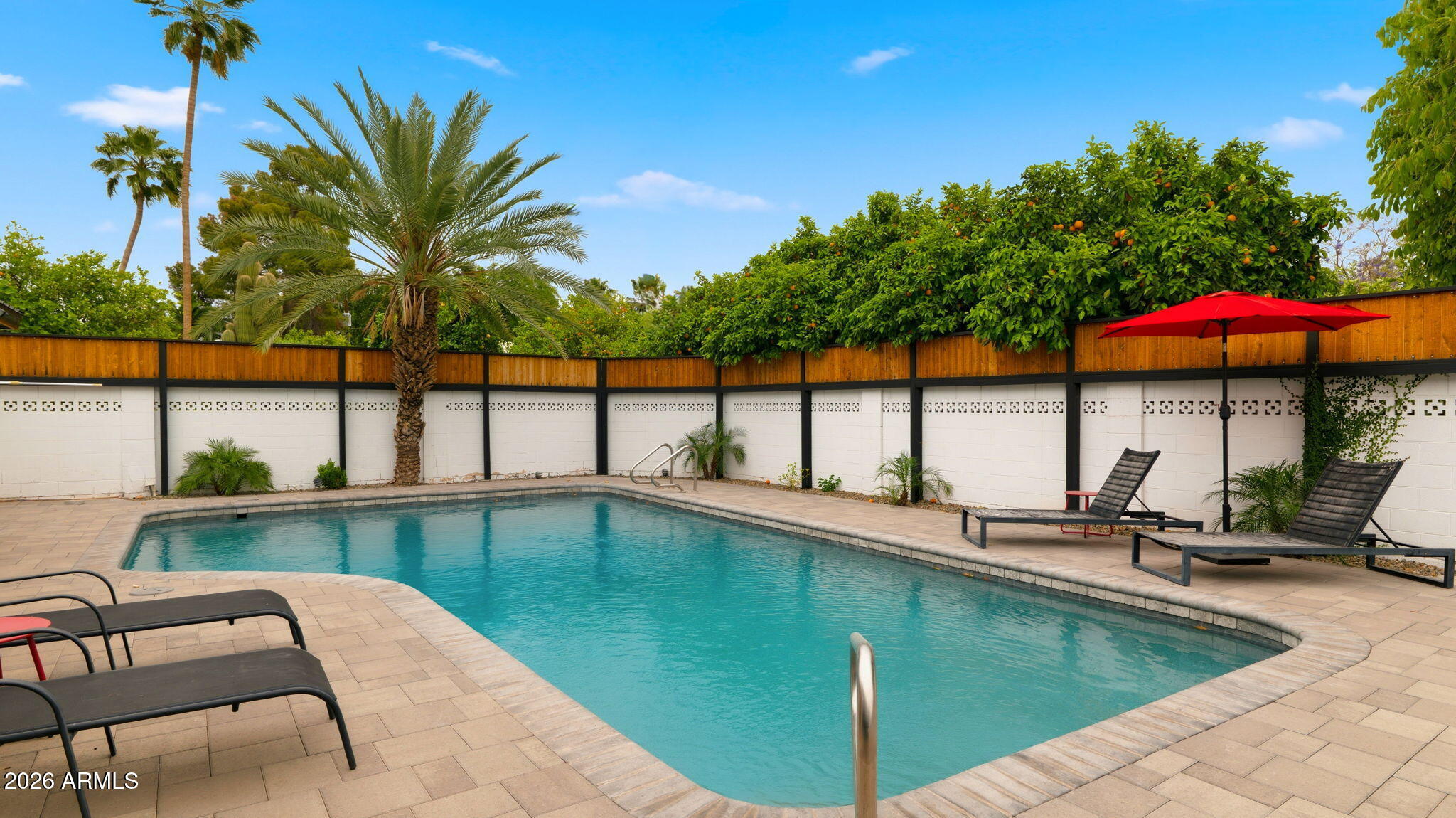 6715 E MONTECITO Avenue