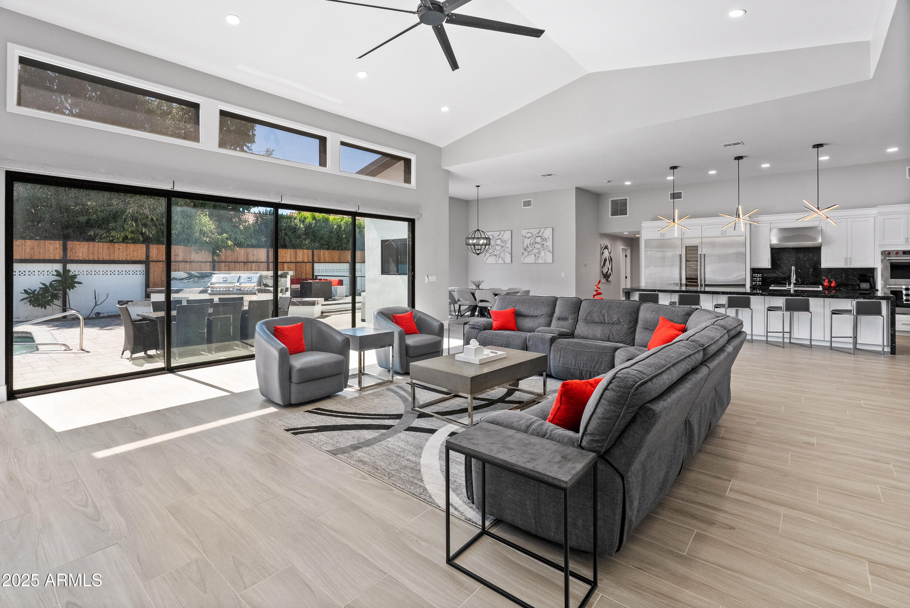 6715 E MONTECITO Avenue