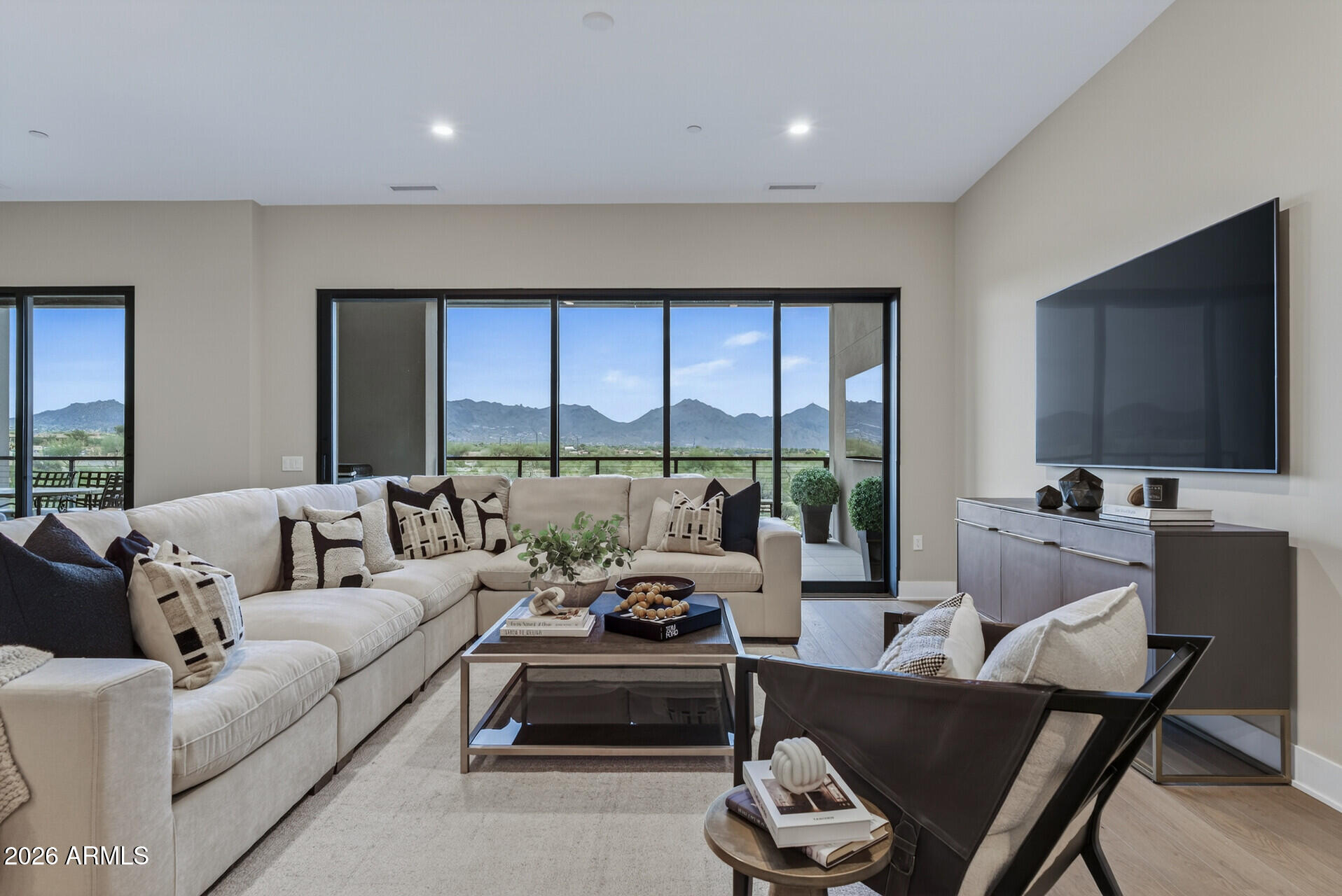 19355 N 73RD Way E2014