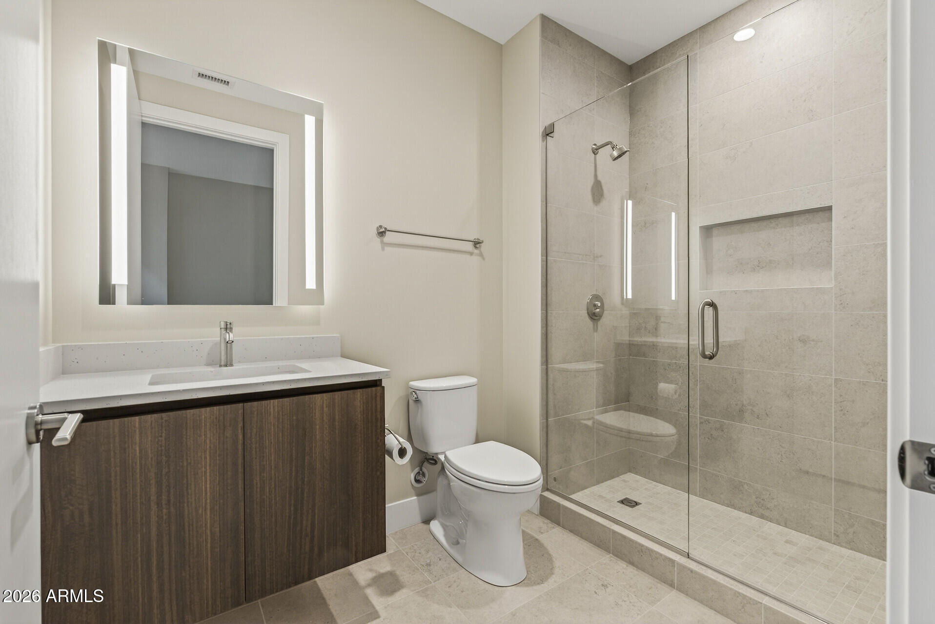 19355 N 73RD Way E2014