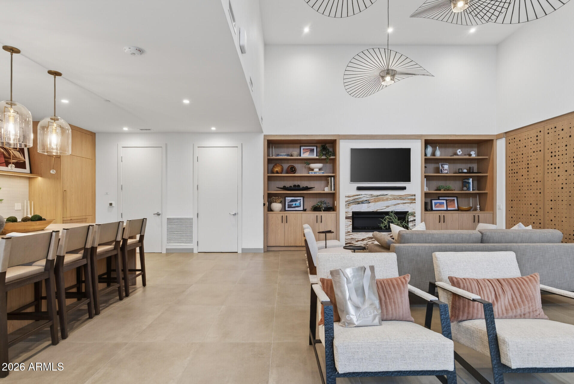 19355 N 73RD Way E2014