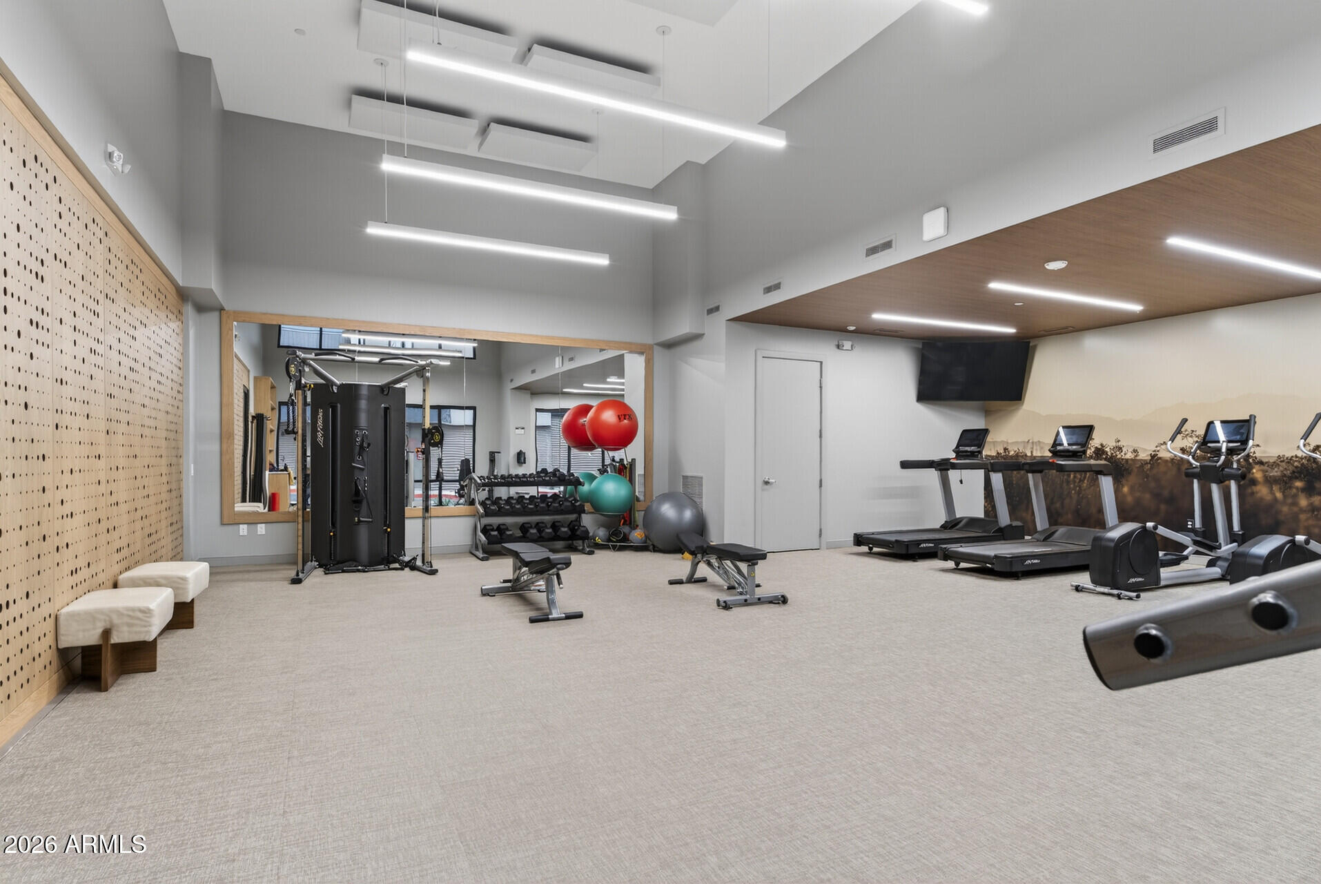 19355 N 73RD Way E2014