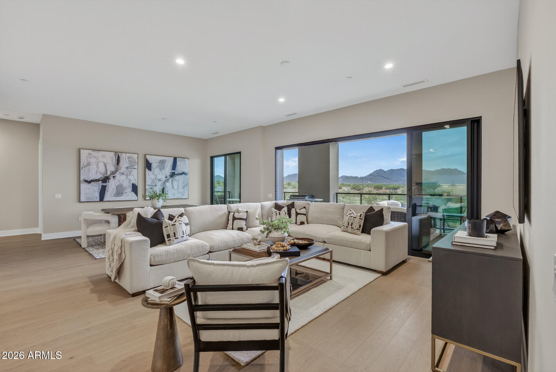 19355 N 73RD Way E2014