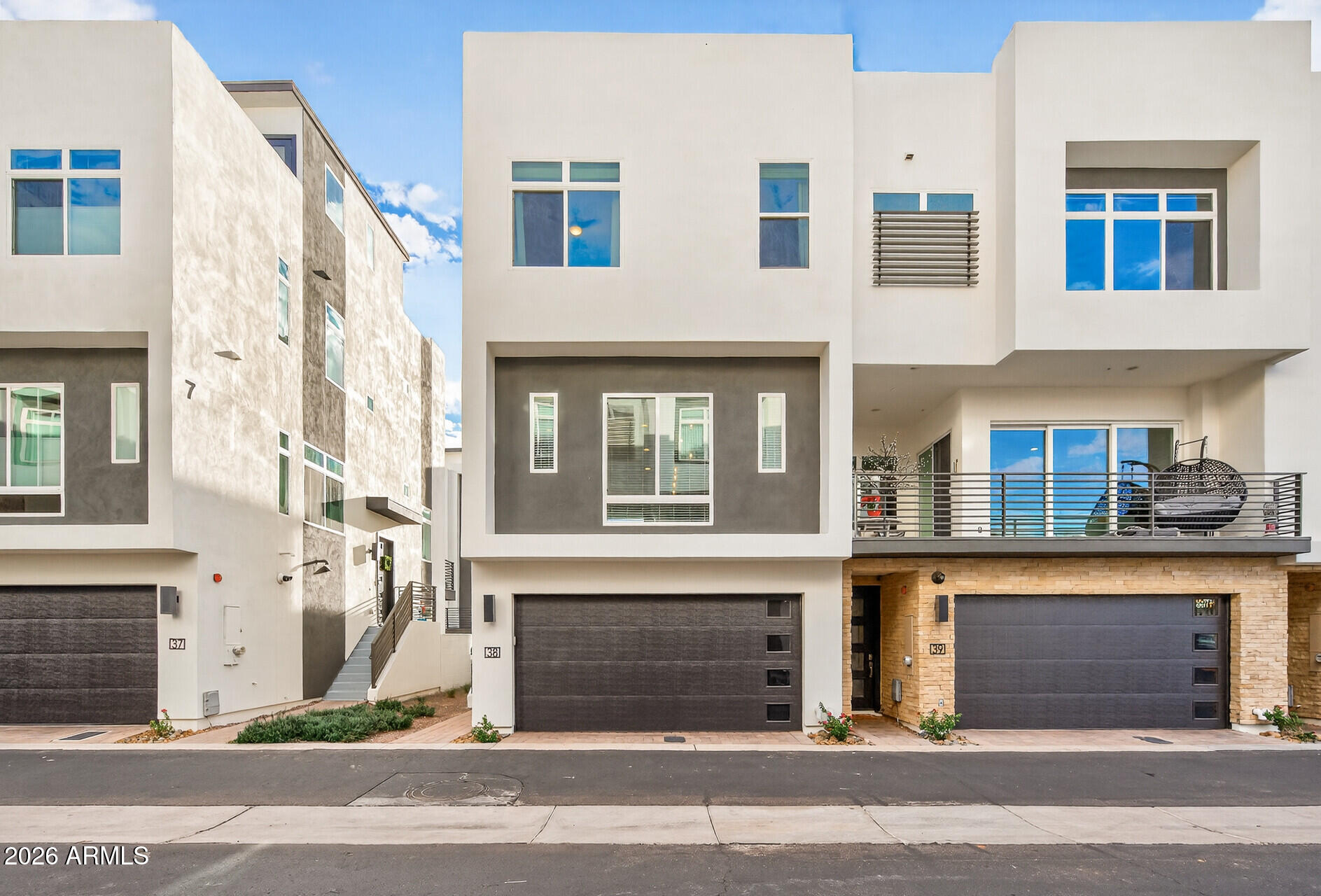 1717 E MORTEN Avenue 38