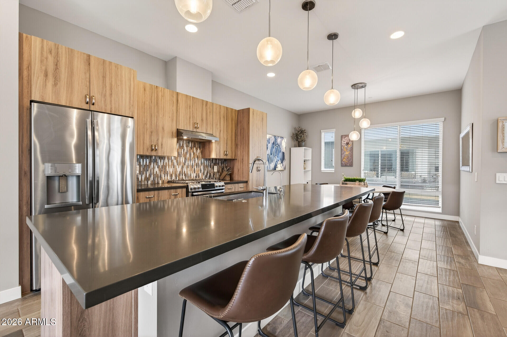 1717 E MORTEN Avenue 38