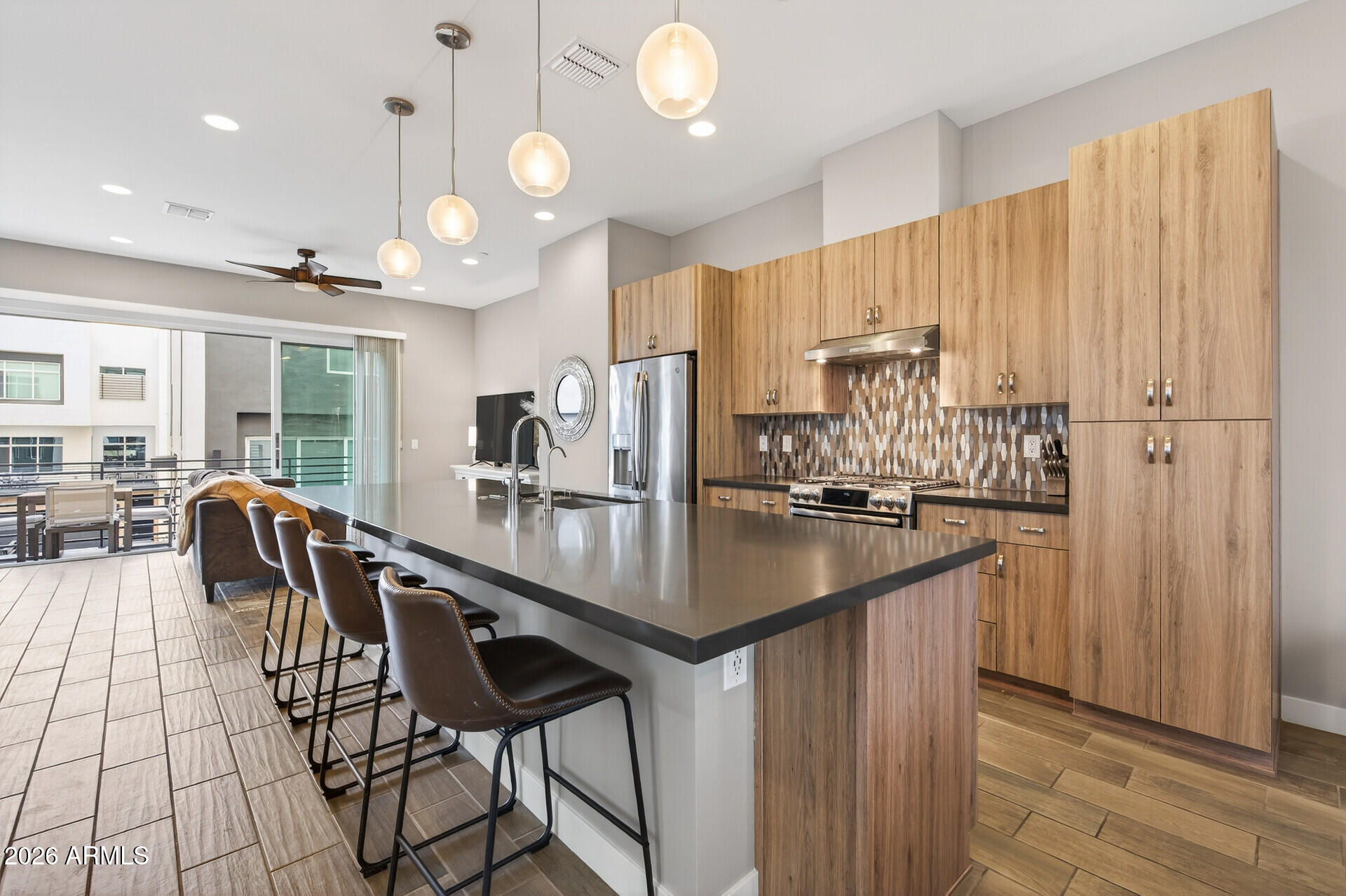 1717 E MORTEN Avenue 38