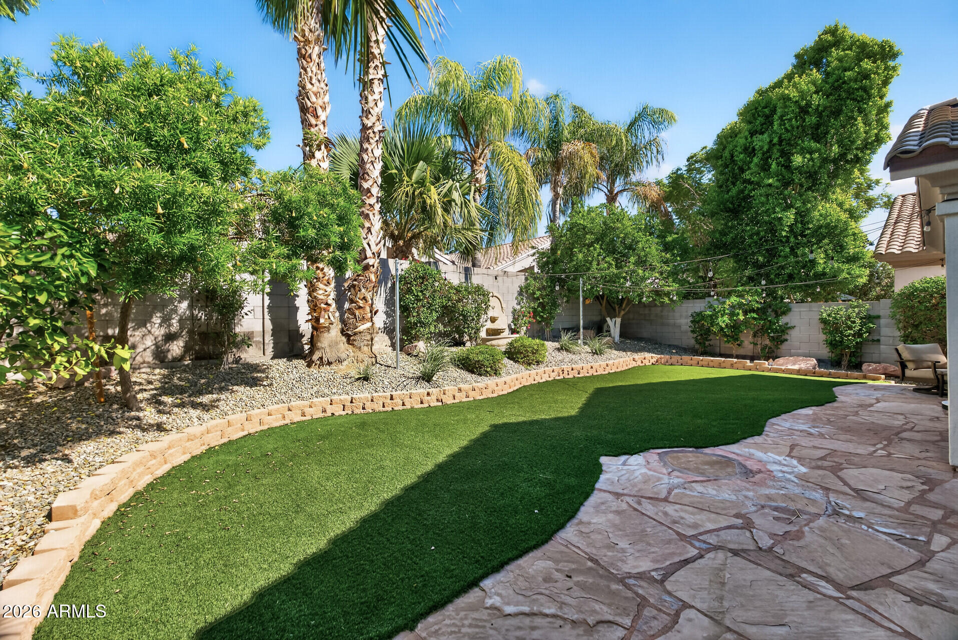 8072 E MARIA Drive