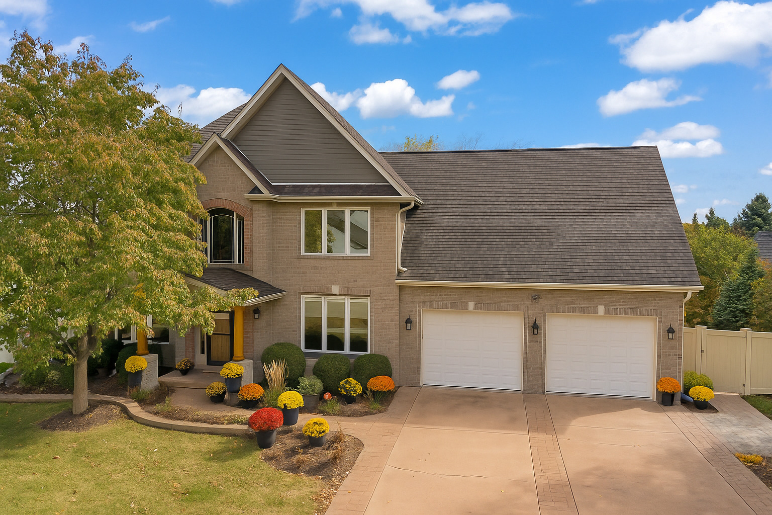 1375 Lakeside Lane