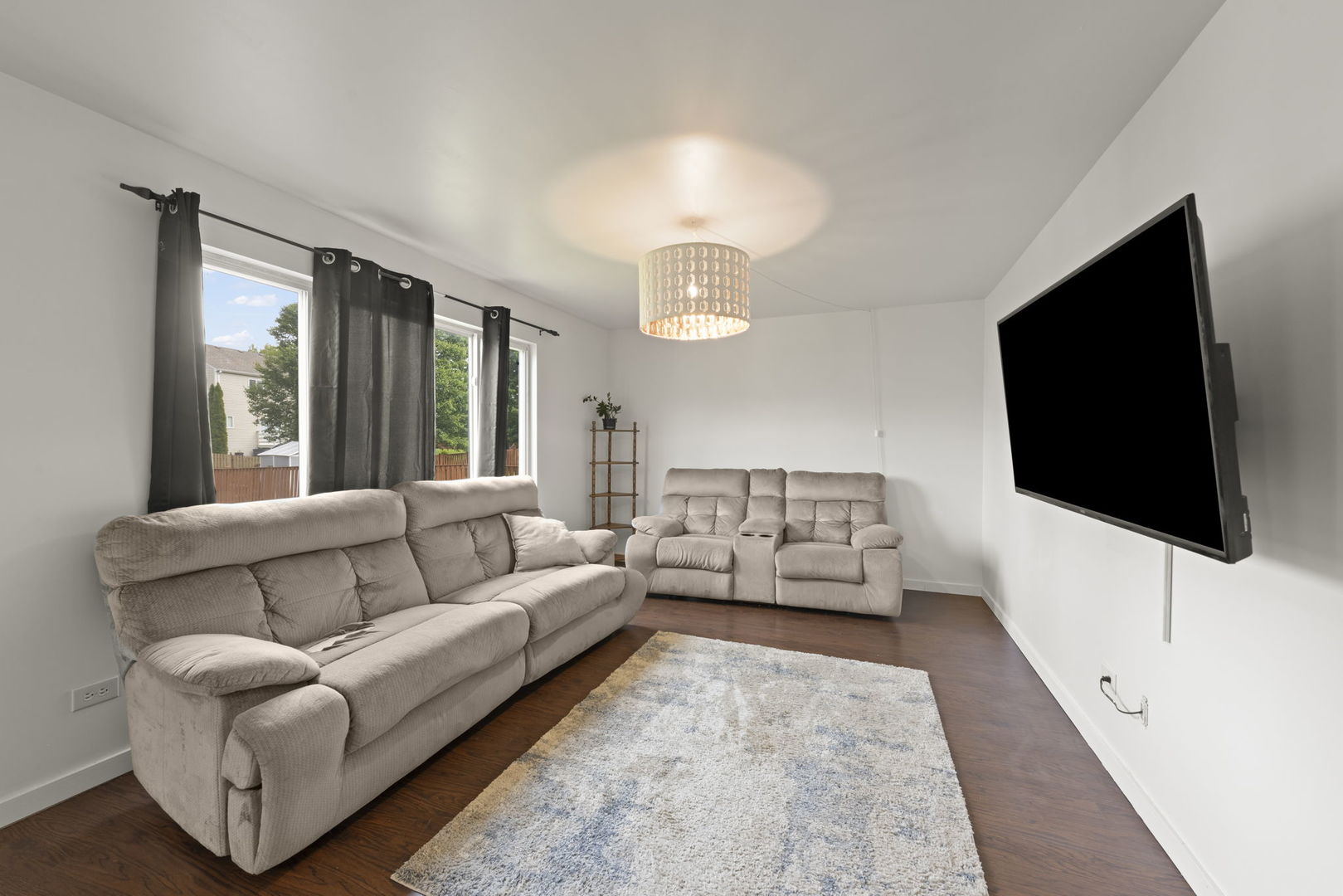 380 Gainsborough Drive