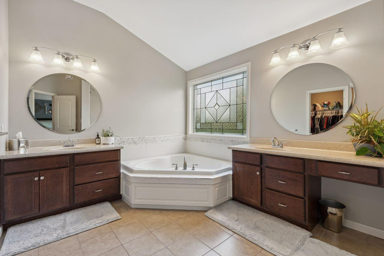 149 Olde Stone Court