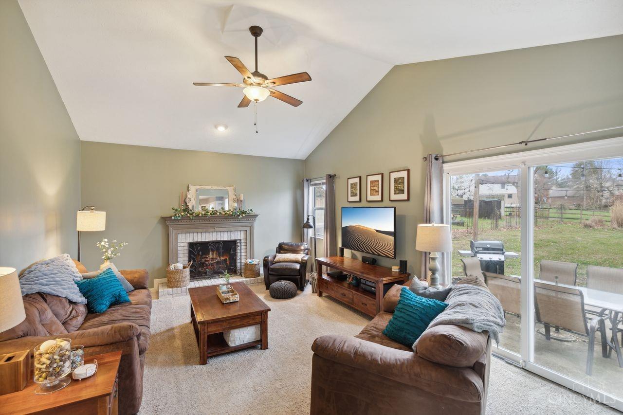 6423 Hummingbird Drive