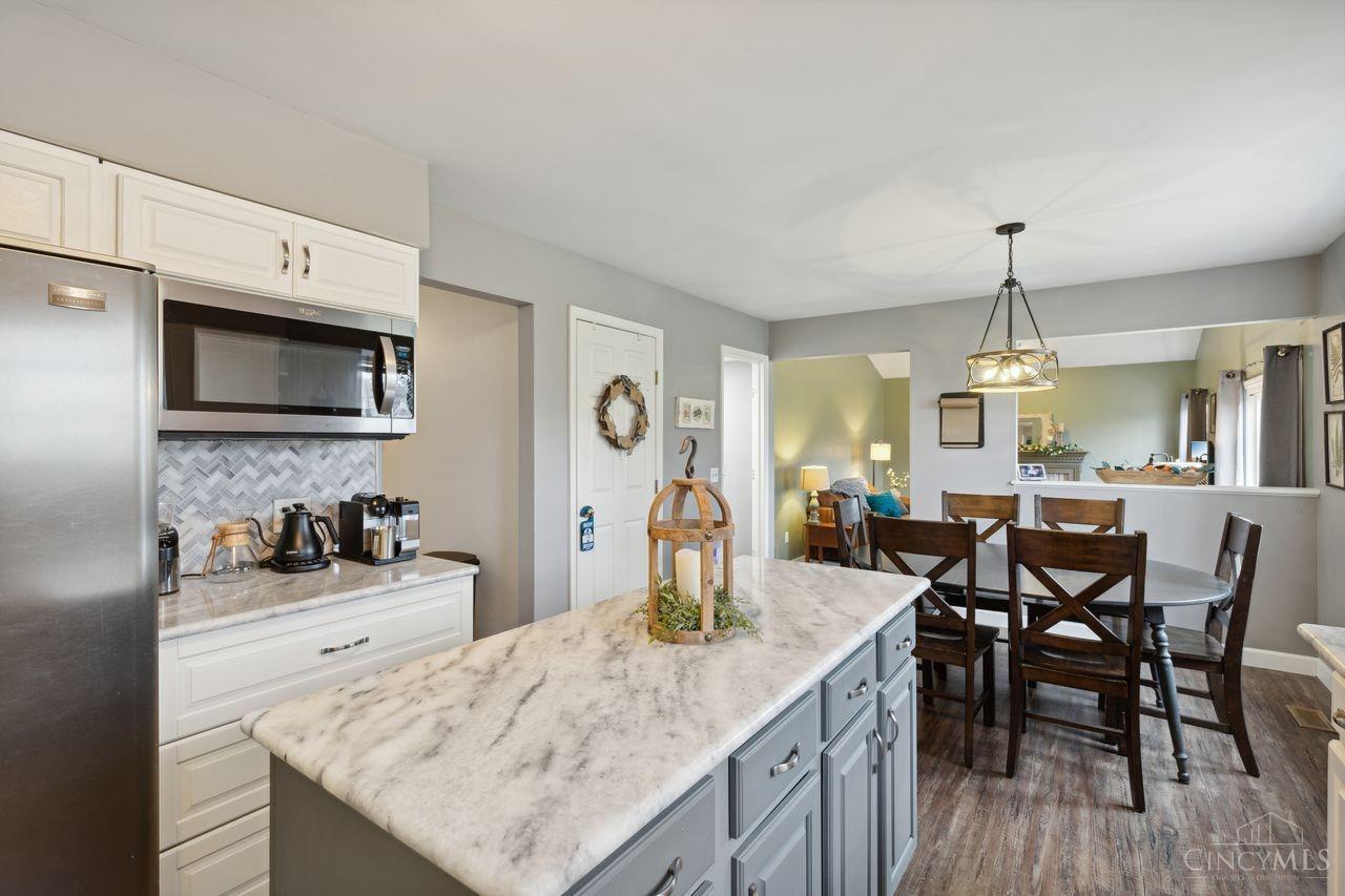 6423 Hummingbird Drive
