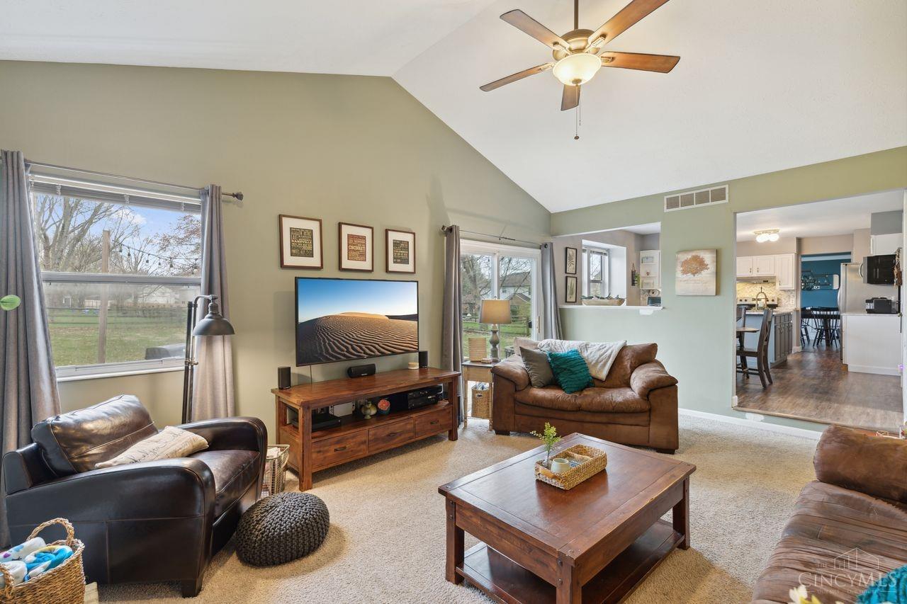 6423 Hummingbird Drive