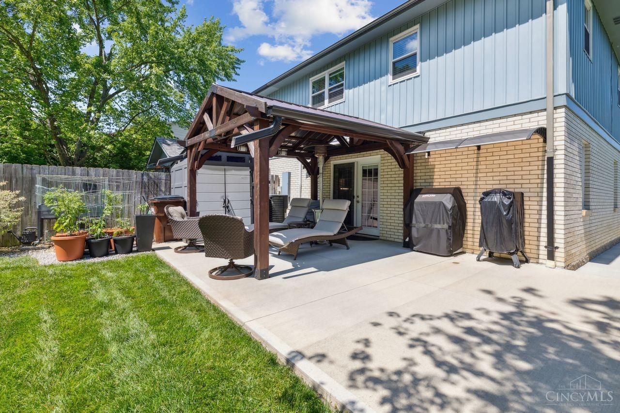 1112 Deerfield Road B