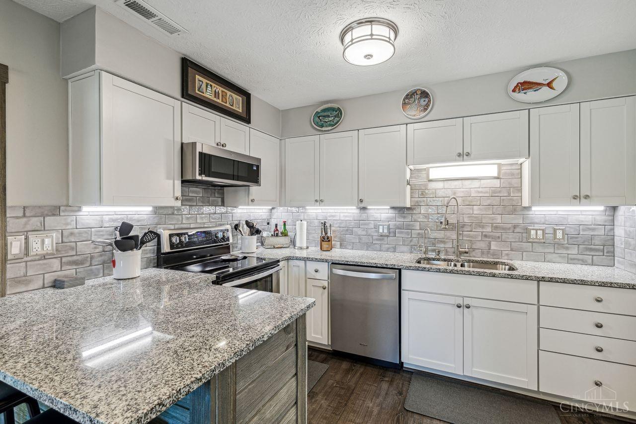 1112 Deerfield Road B