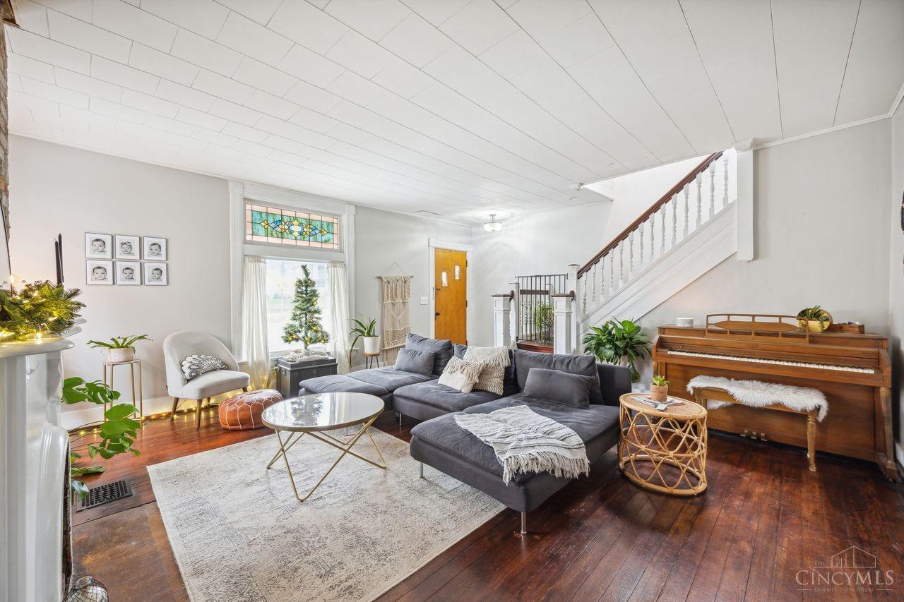 305 E Mulberry Street