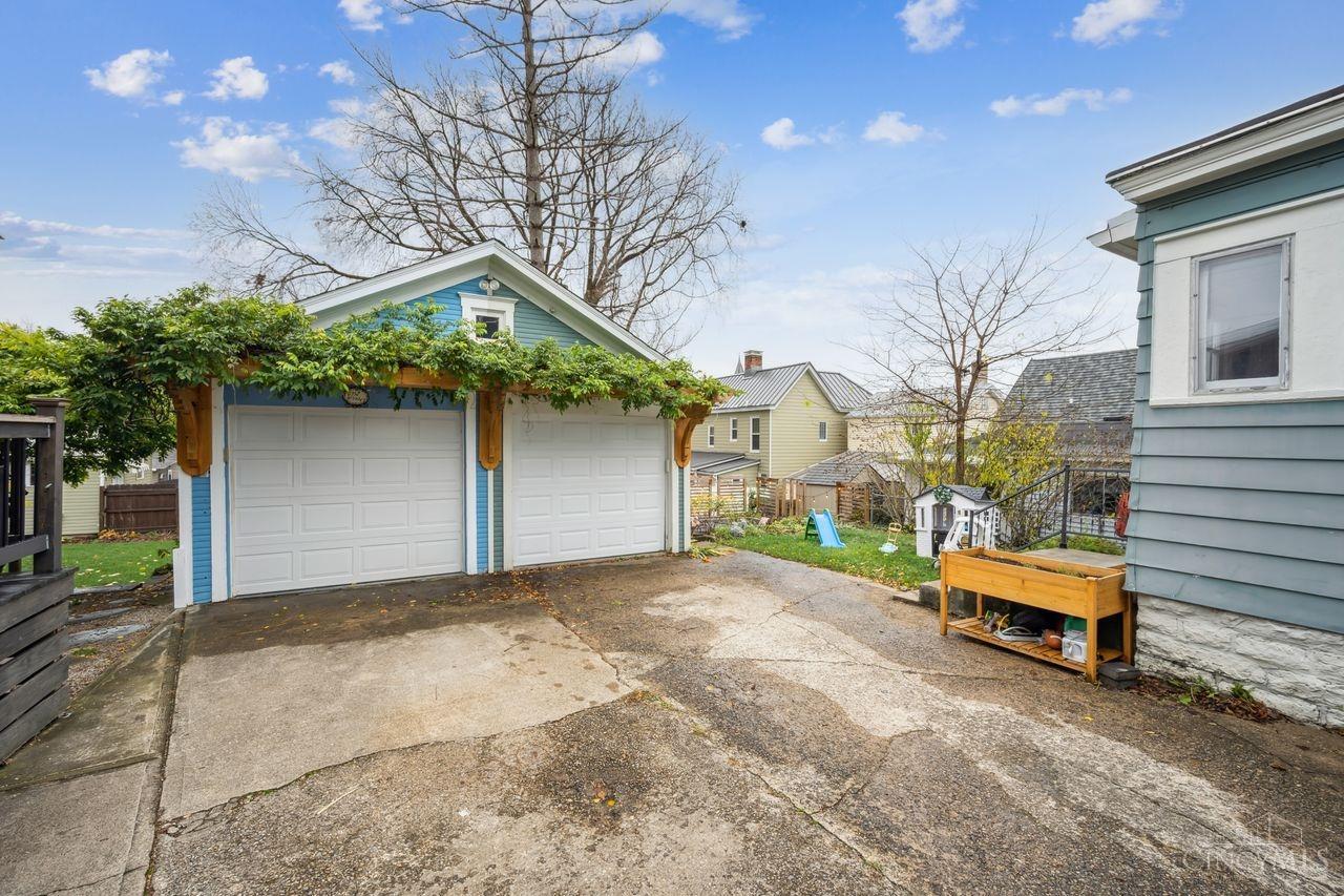 305 E Mulberry Street
