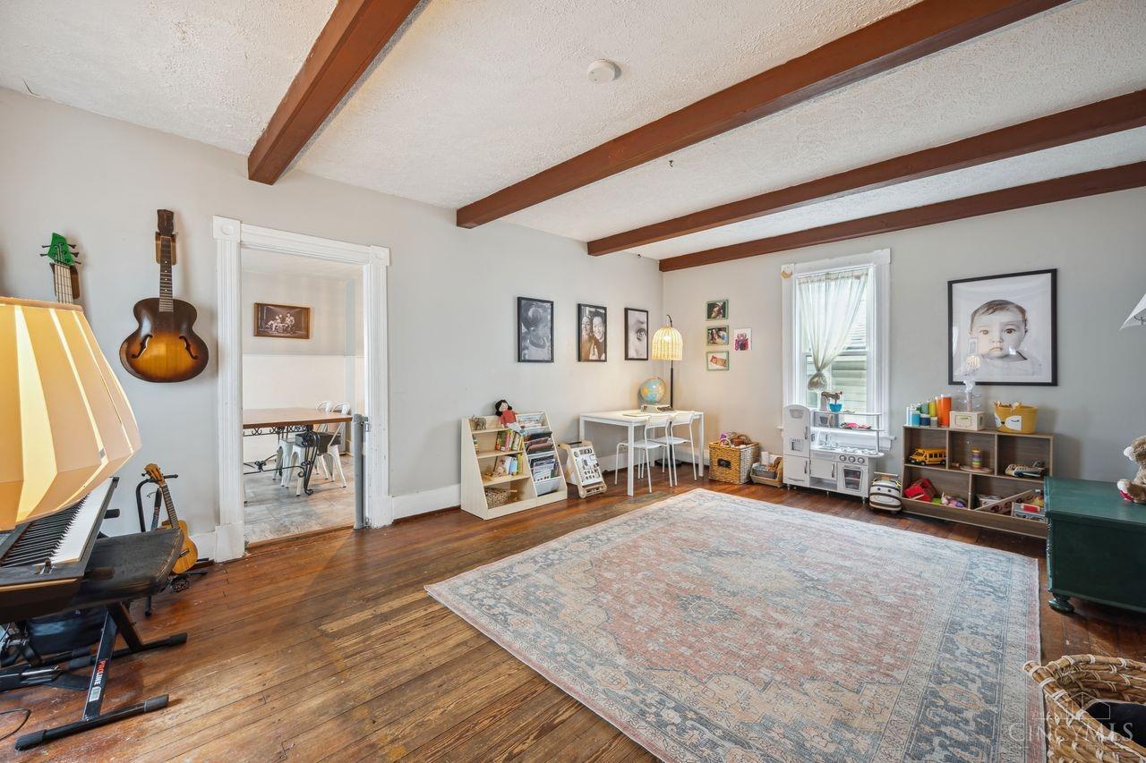 305 E Mulberry Street