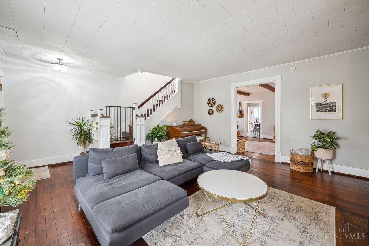 305 E Mulberry Street