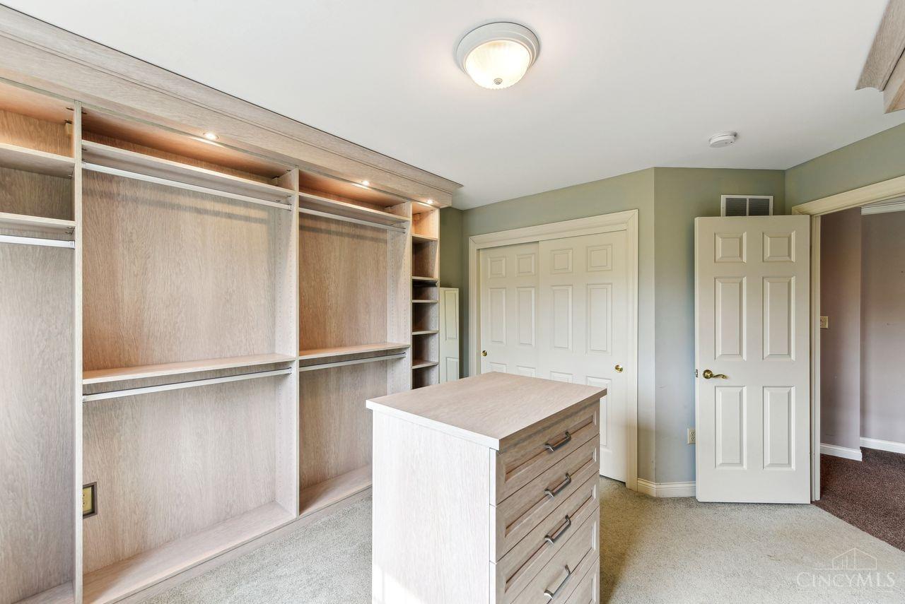 9950 Thoroughbred Lane