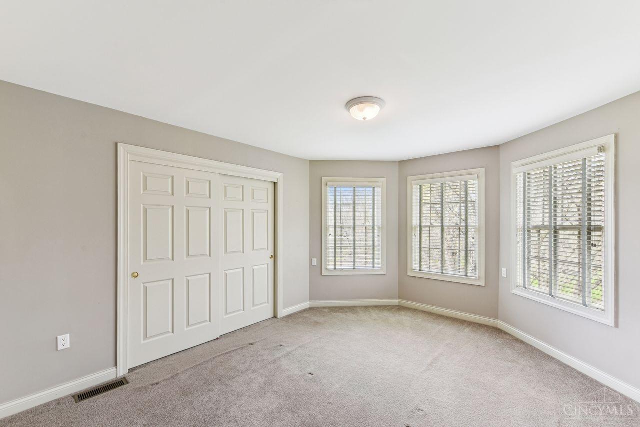 9950 Thoroughbred Lane