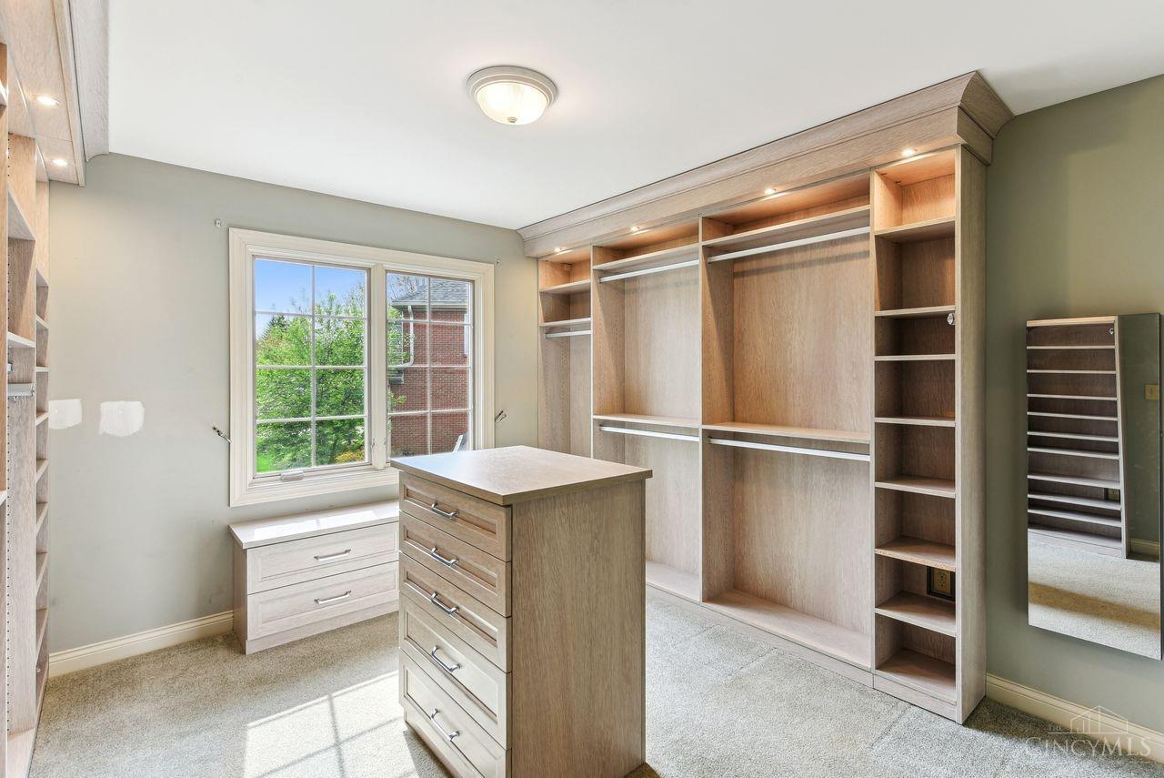 9950 Thoroughbred Lane