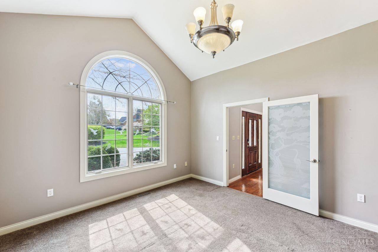 9950 Thoroughbred Lane