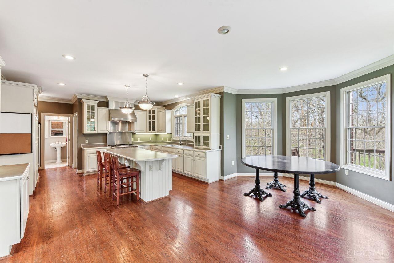 9950 Thoroughbred Lane