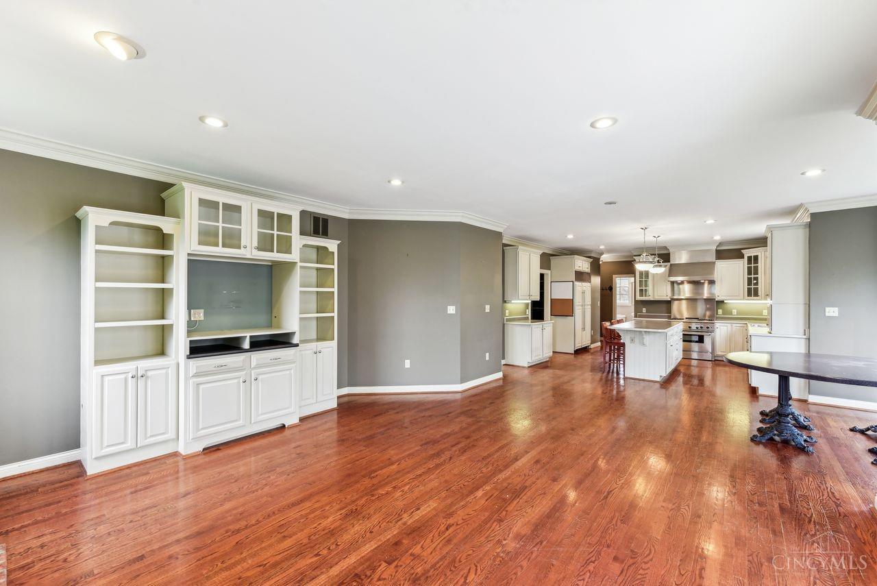 9950 Thoroughbred Lane