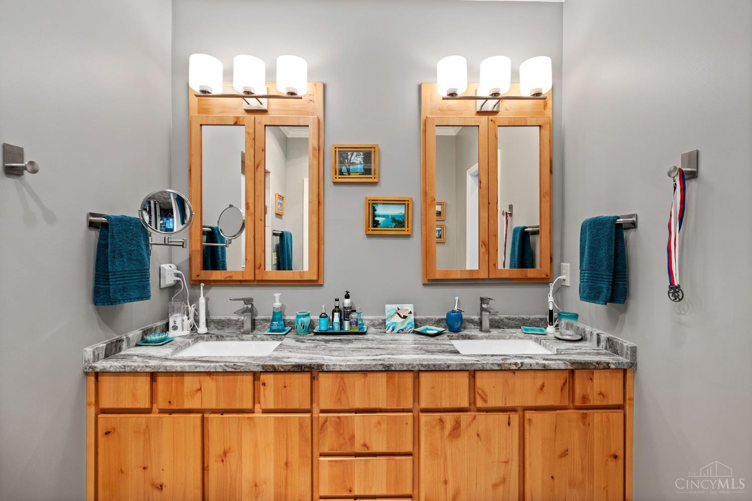 945 S Nixon Camp Road