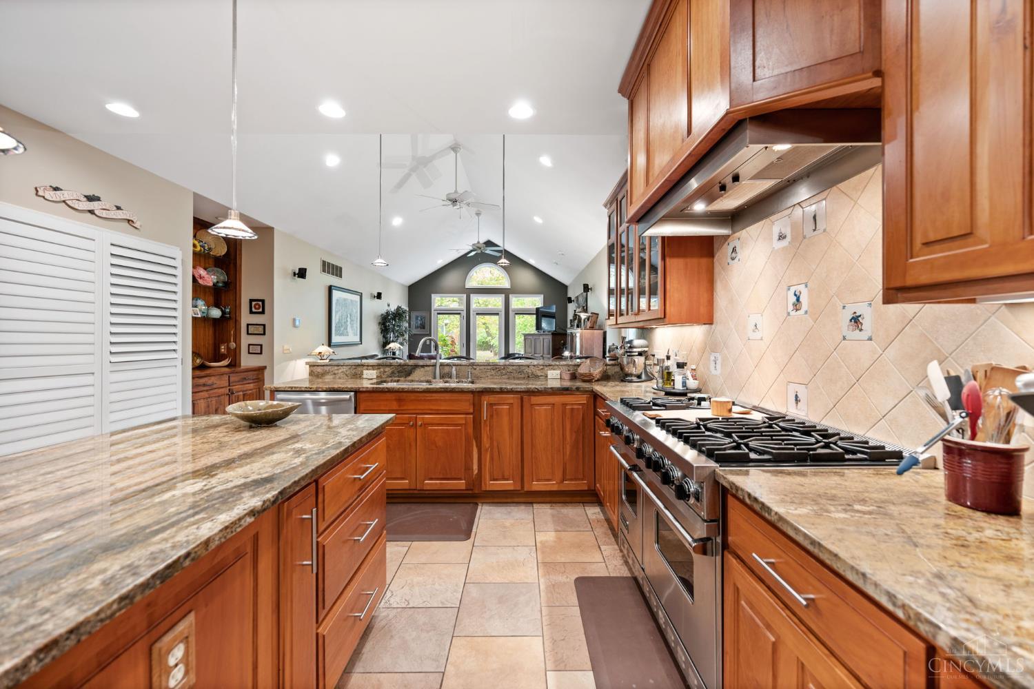 945 S Nixon Camp Road