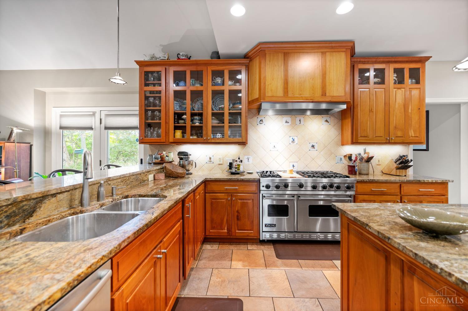 945 S Nixon Camp Road