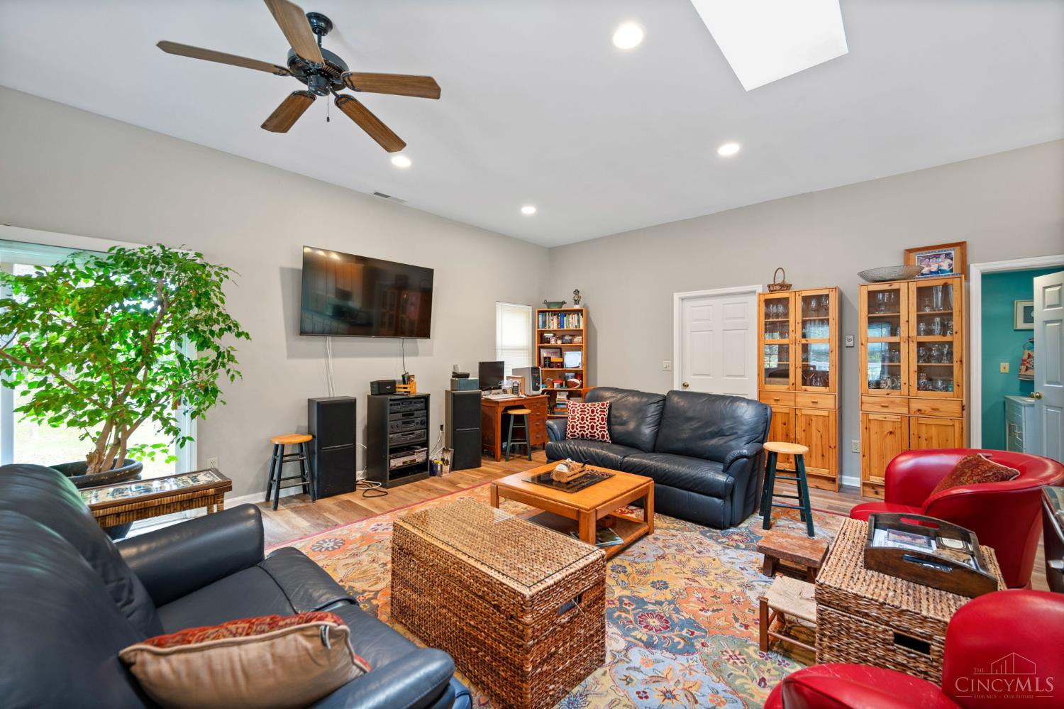 945 S Nixon Camp Road