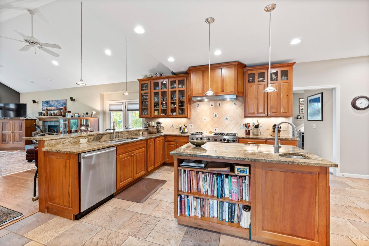 945 S Nixon Camp Road