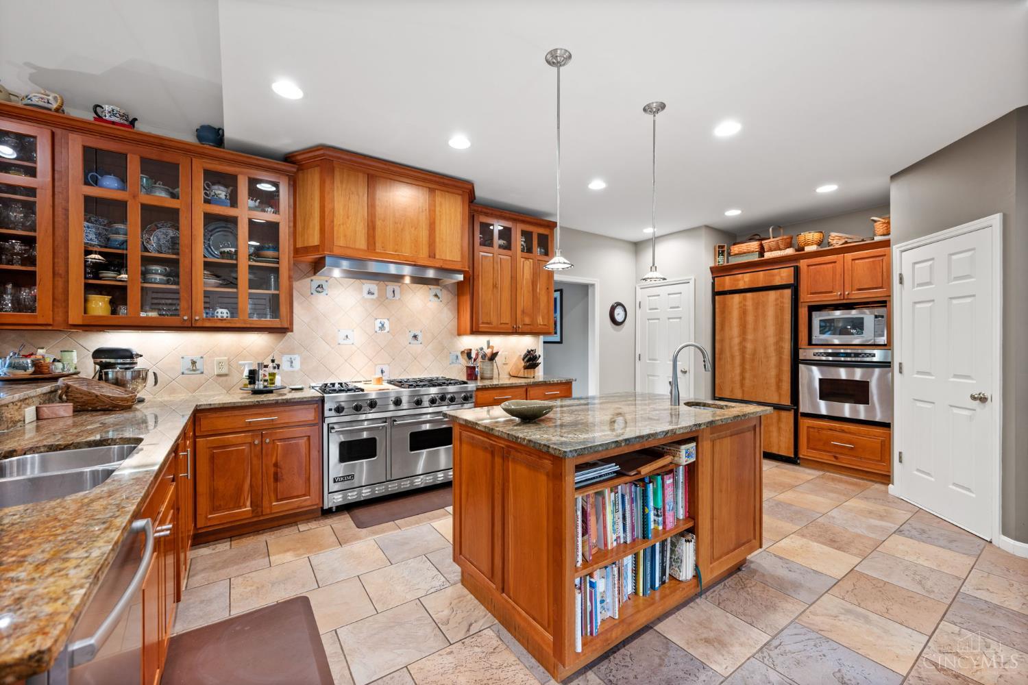 945 S Nixon Camp Road