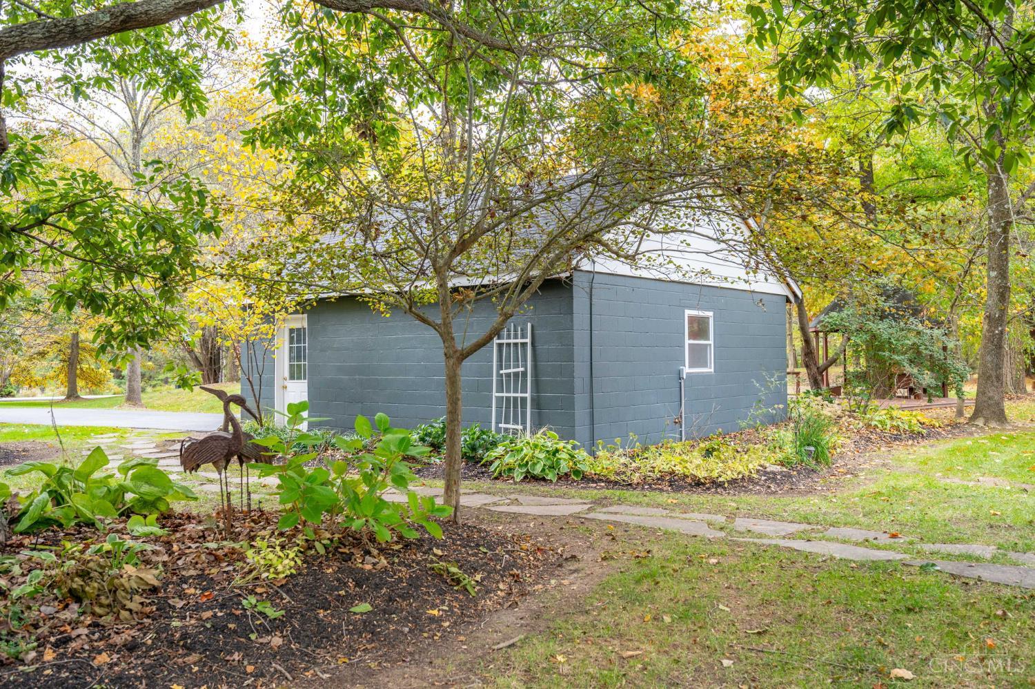 945 S Nixon Camp Road