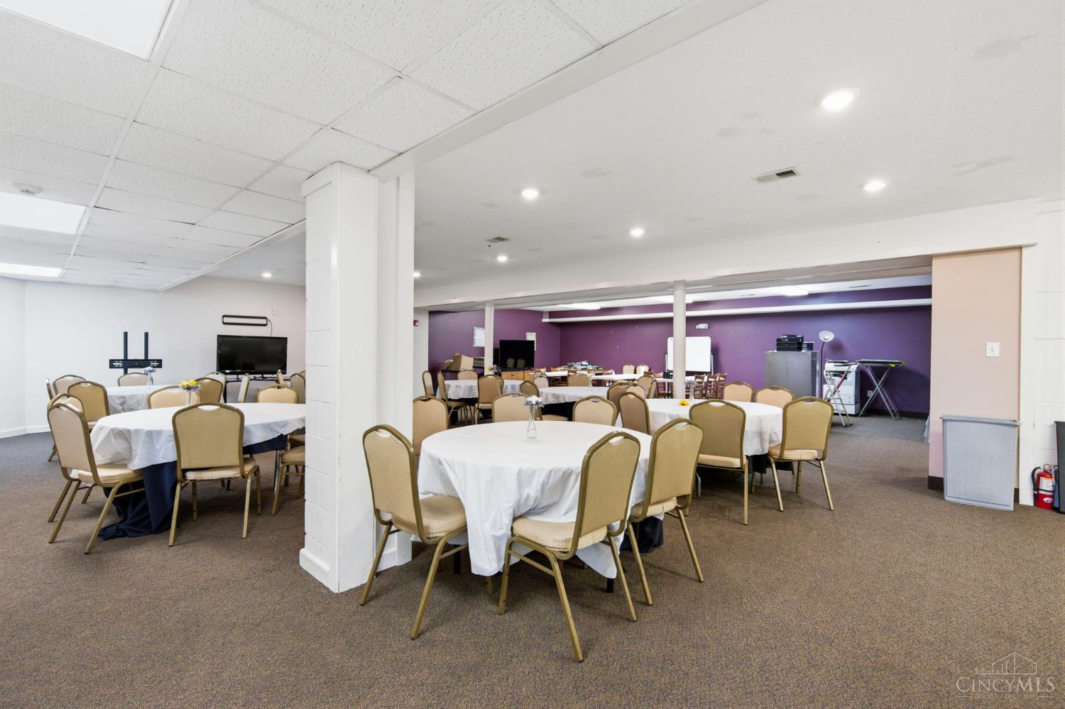 810 N Broadway Street