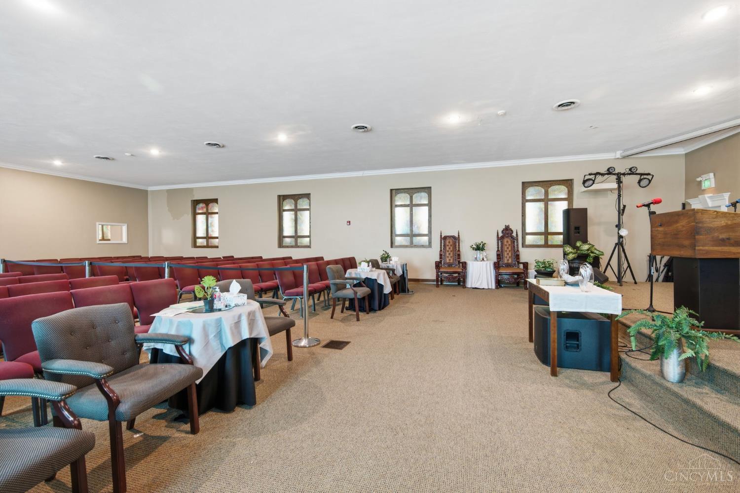 810 N Broadway Street