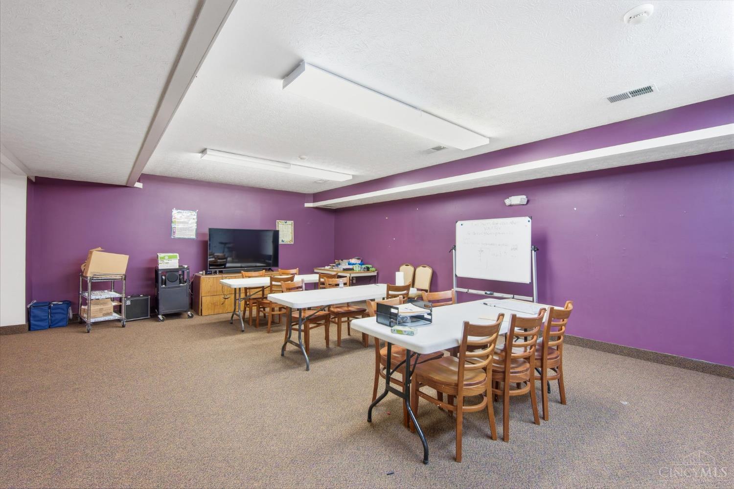 810 N Broadway Street