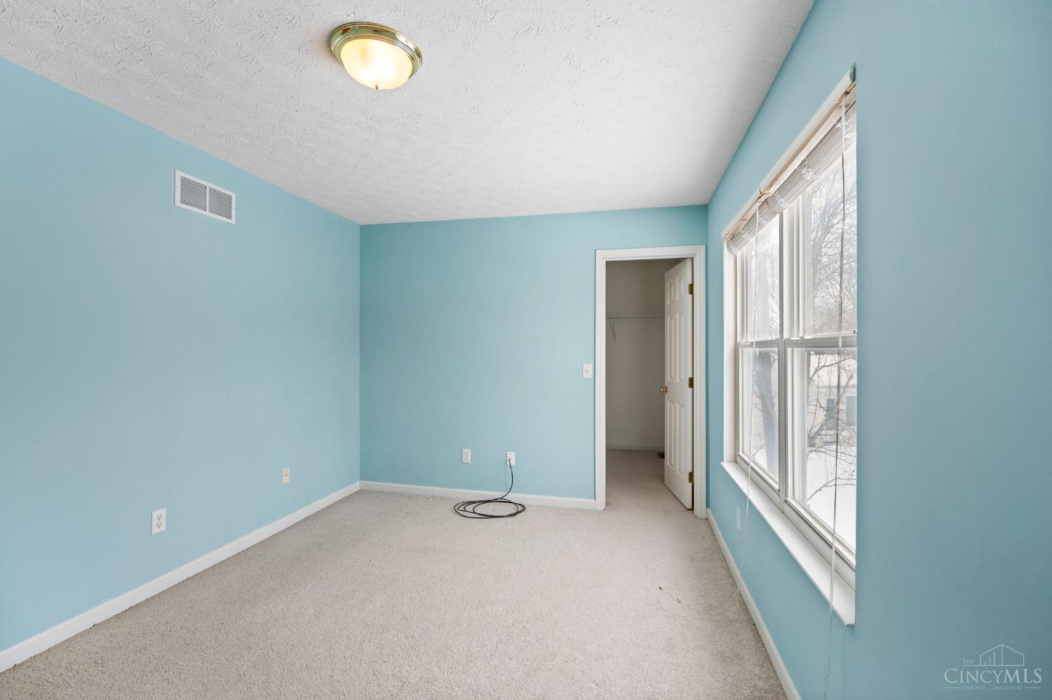 854 Round Hill Court