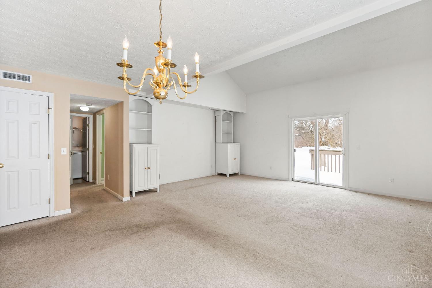 854 Round Hill Court