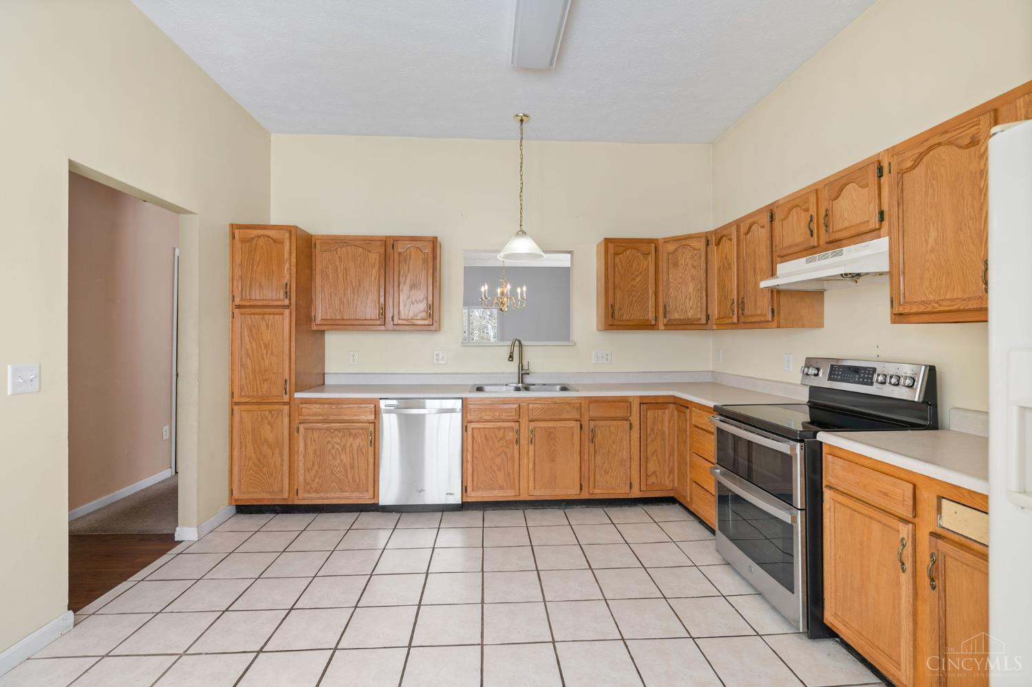 854 Round Hill Court