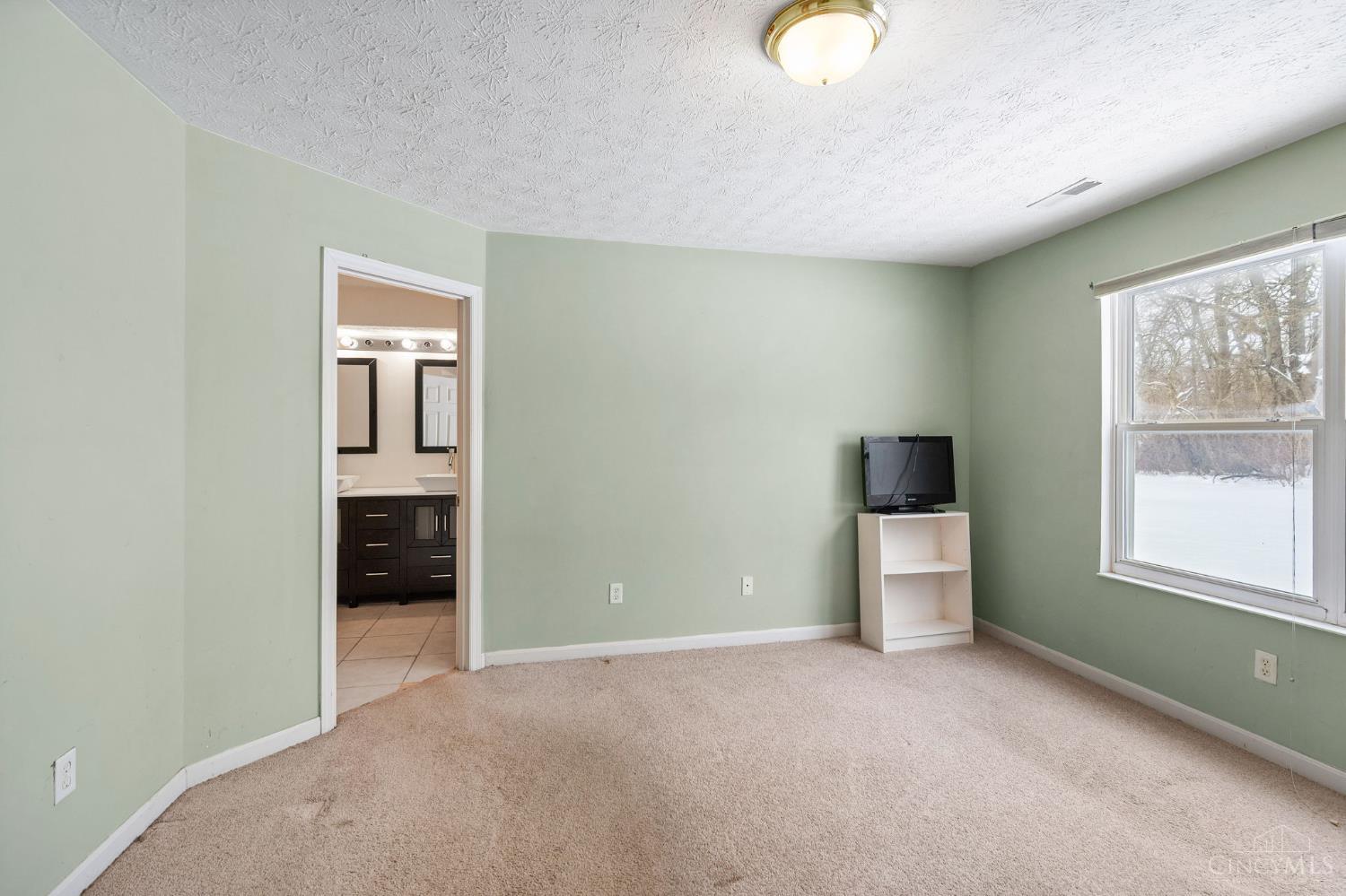 854 Round Hill Court