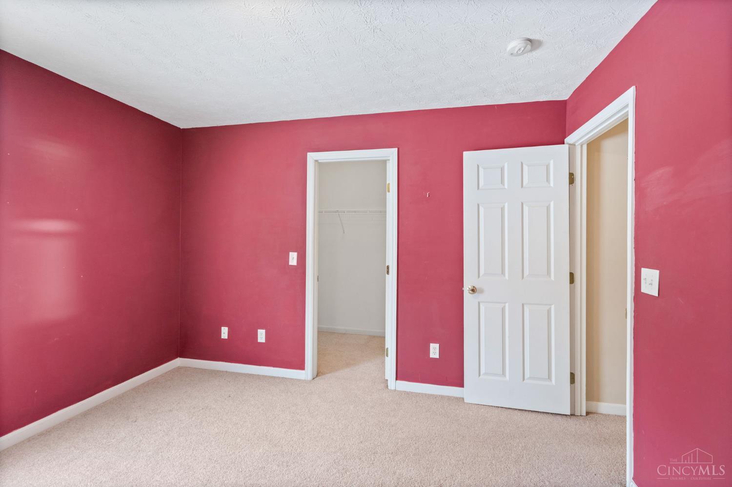 854 Round Hill Court