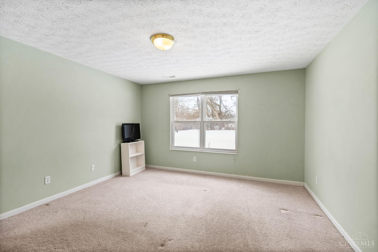 854 Round Hill Court
