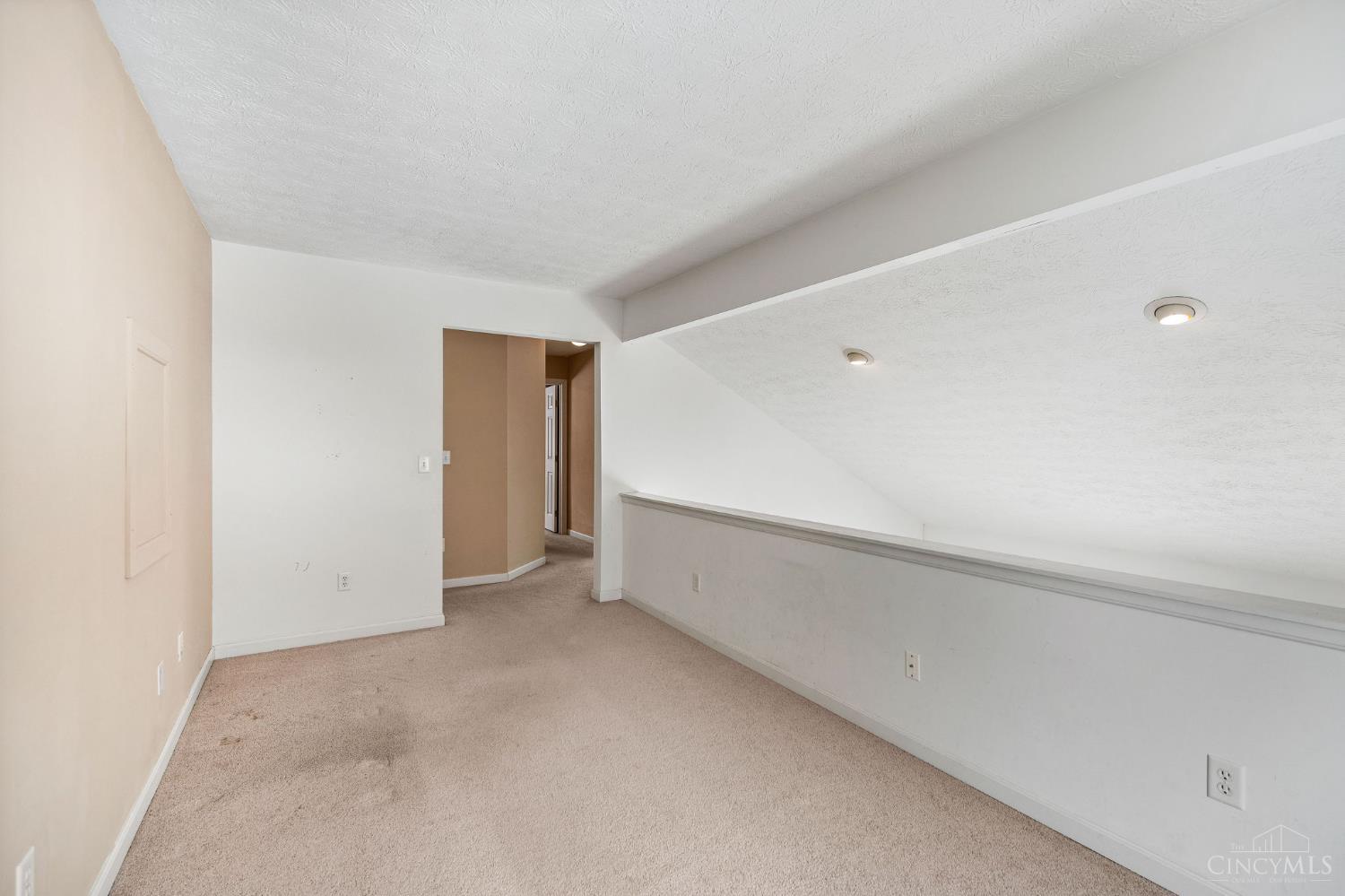 854 Round Hill Court
