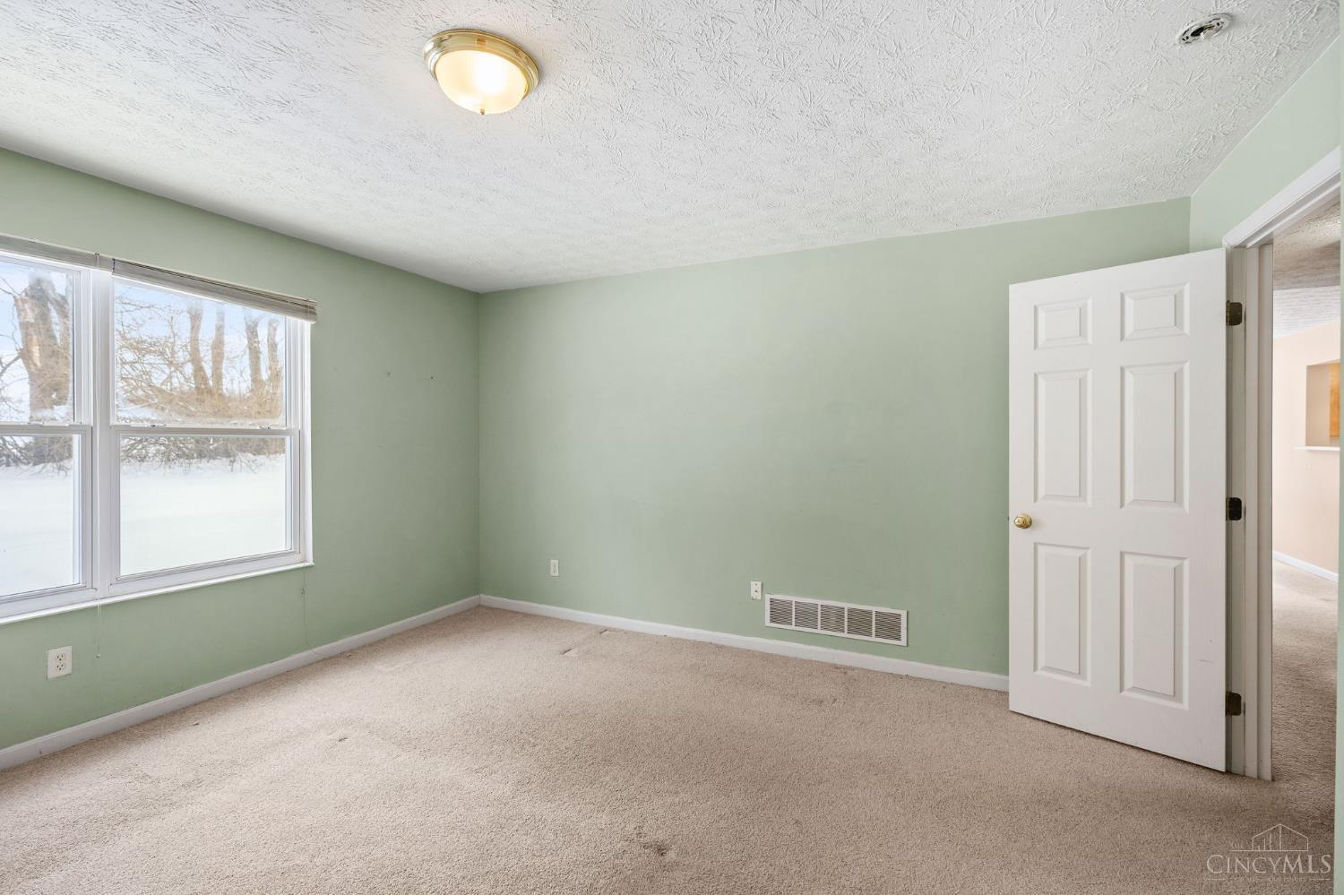 854 Round Hill Court