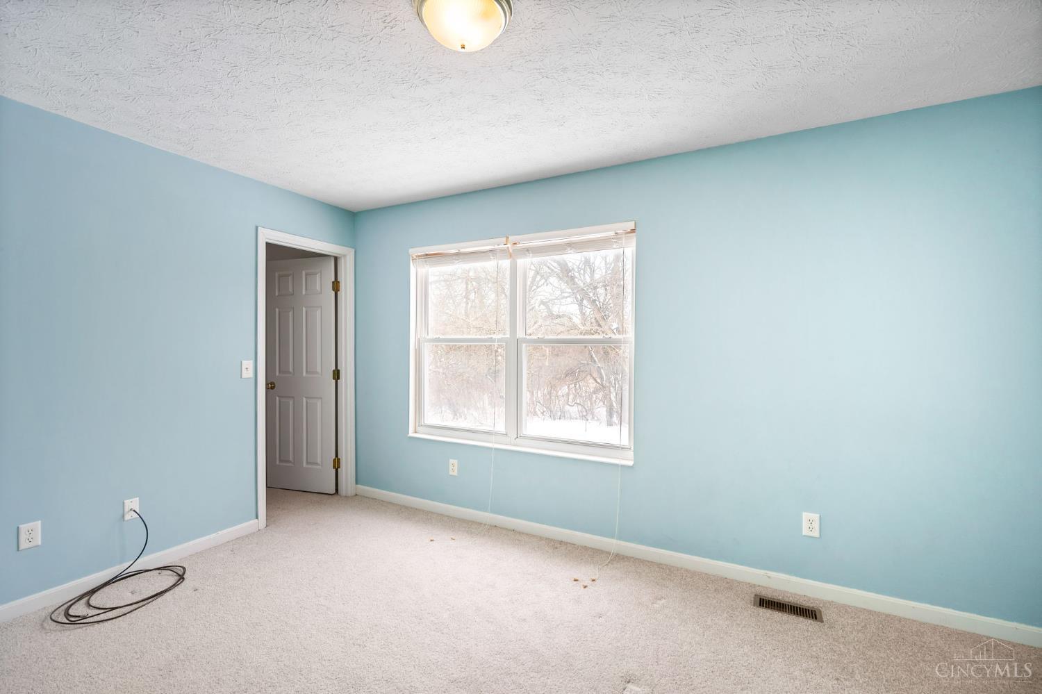 854 Round Hill Court